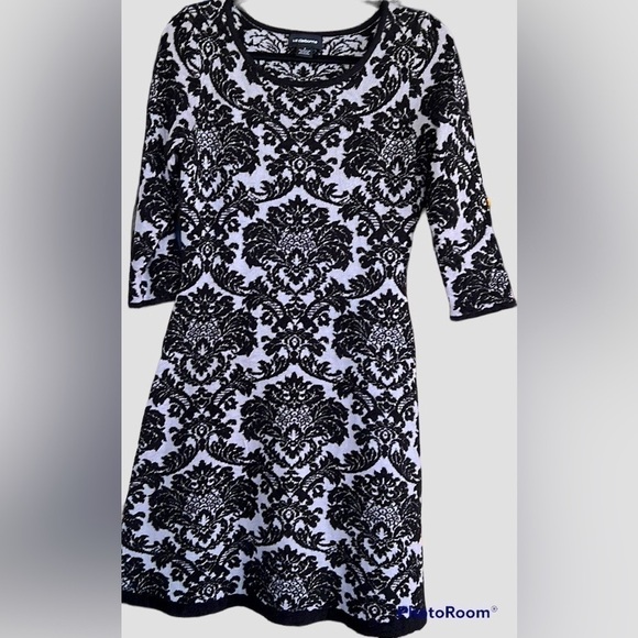 LIZ CLAIBORNE Echo Gray/Black Damask Knit Flare Style Dress, Size Small,GUC. - Picture 1 of 7